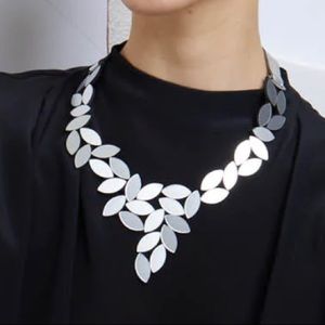 ISKIN SISTERS KATE LEAVES V NECKLACE - SILVER